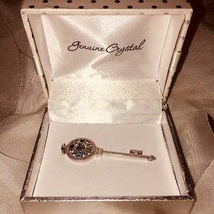 925 Sterling Silver Key Pendant w/Crystals